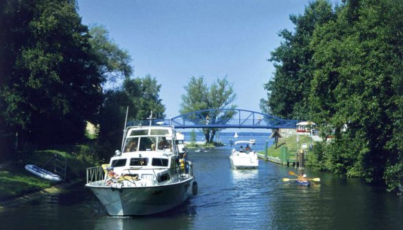 Mecklenburgische Seenplatte Hausboot © Magazin Seenland