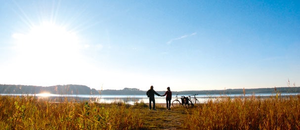 Zwischenhalt am Drewitzer See nahe der Gemeinde Alt Schwerin, er ist 4,6 Kilometer lang und bis zu 2 Kilometer breit. Zwischenhalt am Drewitzer See nahe der Gemeinde Alt Schwerin, er ist 4,6 Kilometer lang und bis zu 2 Kilometer breit.