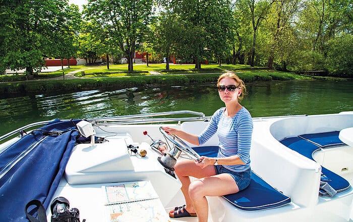 Nautic-Tours Mensch oder Maschine – klassisch oder online chartern
