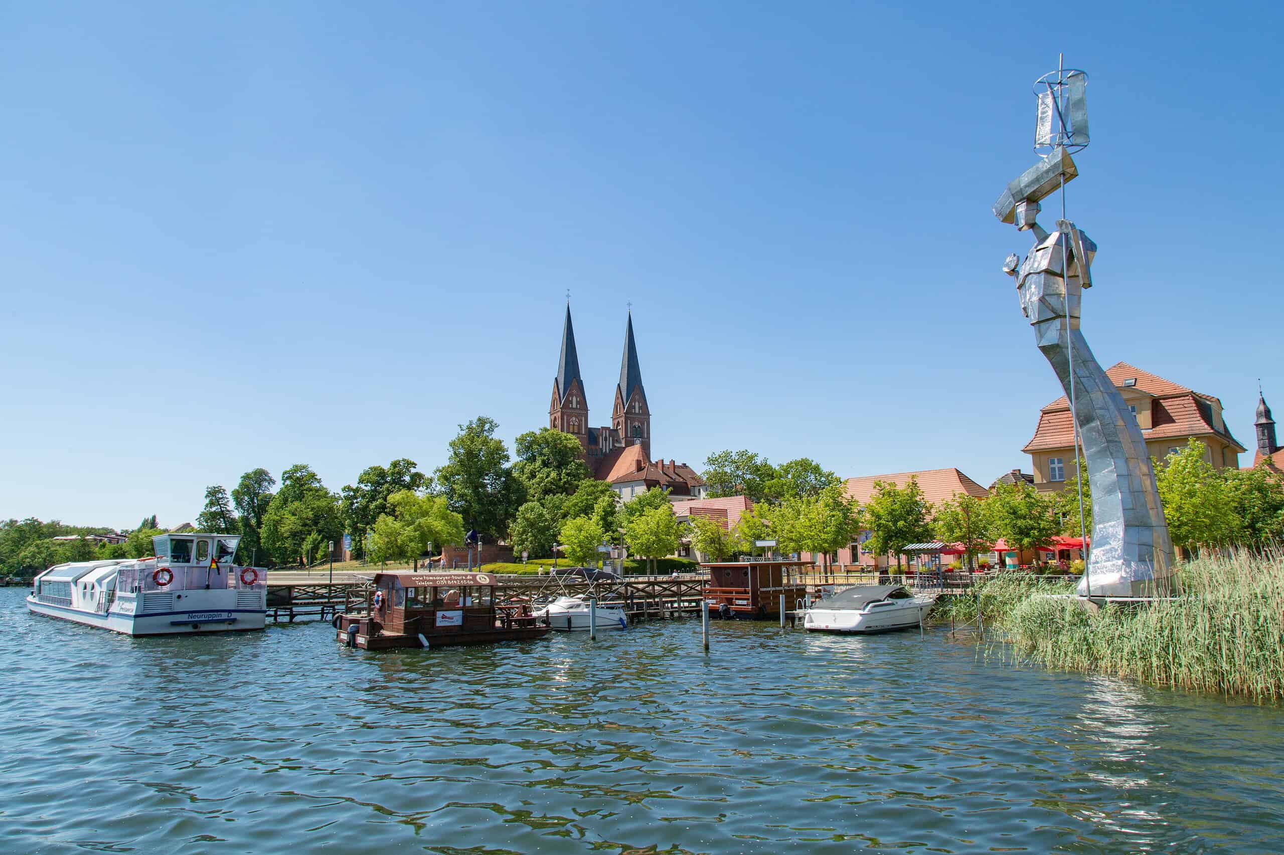 Auch mit dem Hausboot erreichbar: Neuruppin in der Brandenburgischen Seenplatte.