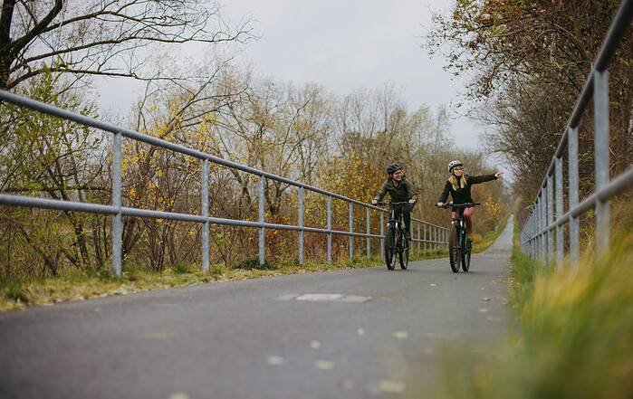 Mit dem Fahrrad die brandenburgische Seenplatte erkunden.